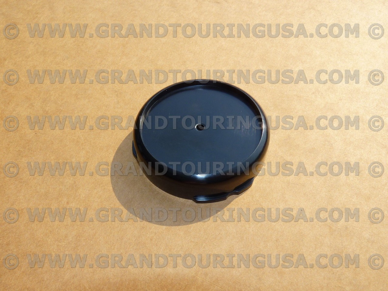Horn Button Bed, Iso Rivolta